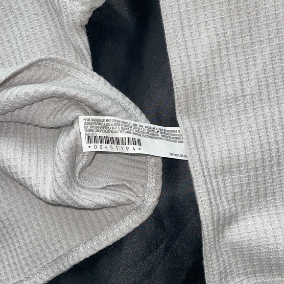 Forever 21 Crop Top - Light Grey - Picture 7 of 7